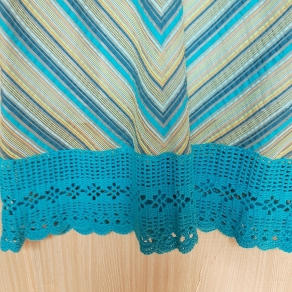 Harold’s semi sheer skirt with crochet detail. 10 - Picture 3 of 6